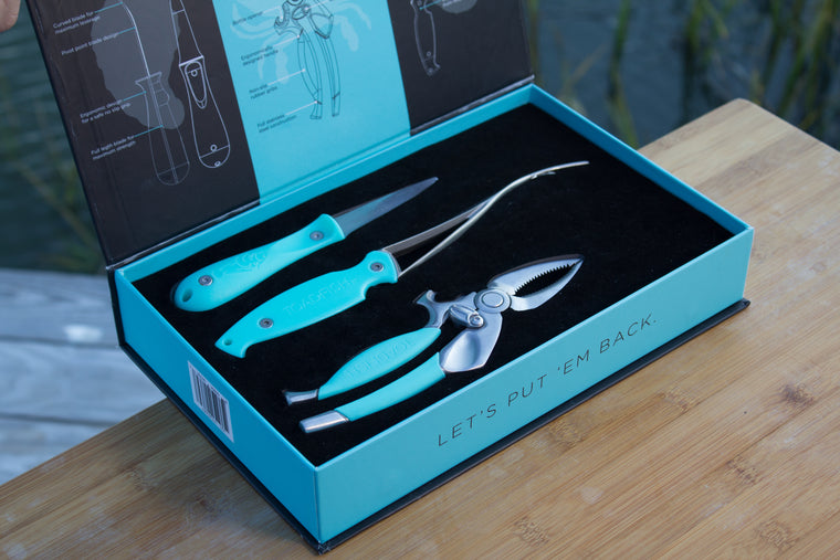 Oyster knife, shrimp deveiner and crab cutter in display box